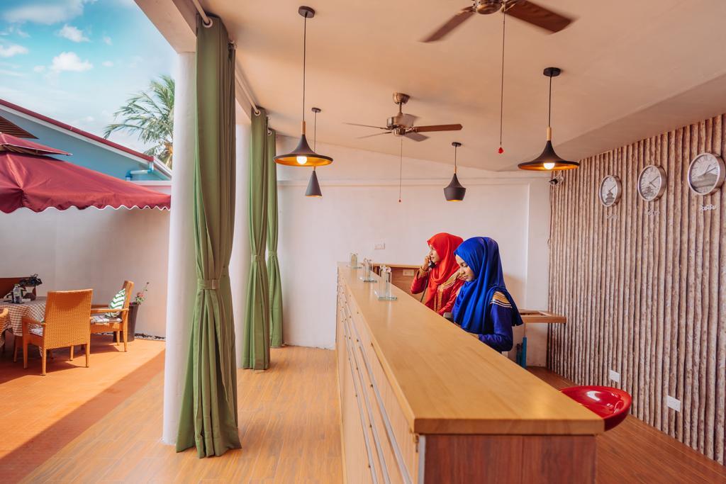 Rekidhiye Inn Addu City Exteriör bild